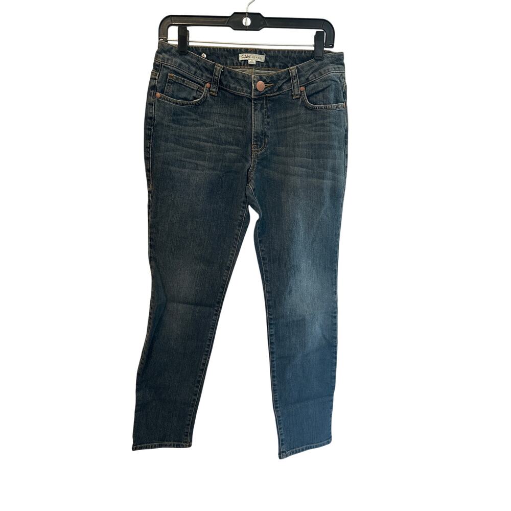 ⭐️ Women’s Cabi Tapered Leg Jeans. Size 6